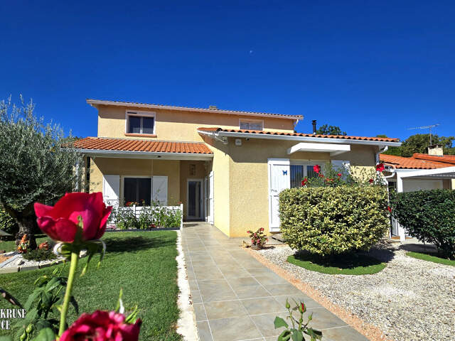 Montech, 141 m², trois chambres dont deux suites parentales, climatisation, poêle à bois,véranda, garage, jardin clos et arboré,, au calme, proche de toutes commodités — photo du bien