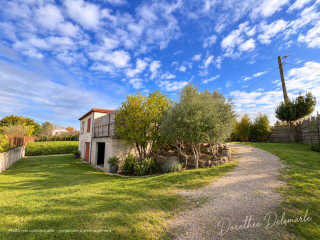 Maison à vendre 4 pièces SAINT JEAN D'ANGELY (17) CŒUR DE VILLE – MAISON AVEC JARDIN ET SOUS-SOL TOTAL – FORT POTENTIEL — photo du bien