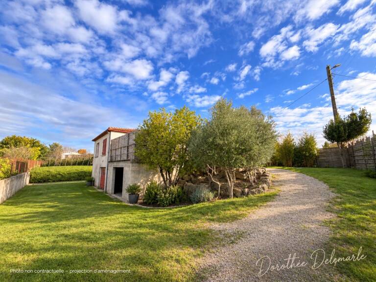 Maison à vendre 4 pièces SAINT JEAN D'ANGELY (17) CŒUR DE VILLE – MAISON AVEC JARDIN ET SOUS-SOL TOTAL – FORT POTENTIEL — photo 1