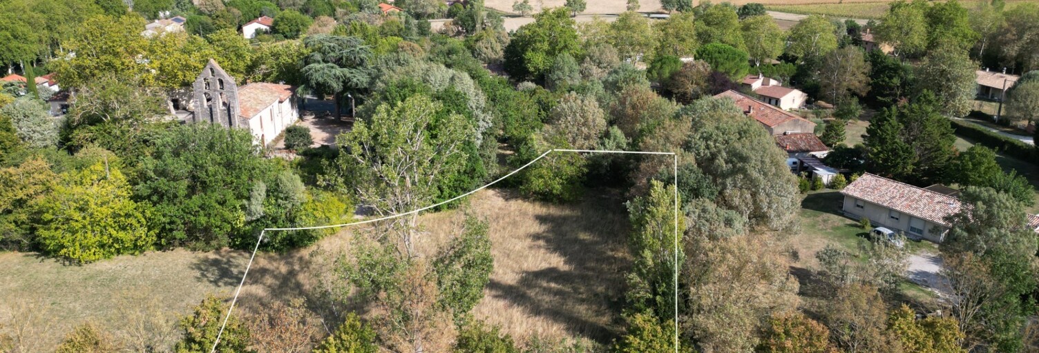 Terrain  2376 m² à vendre à Roumens (31540)