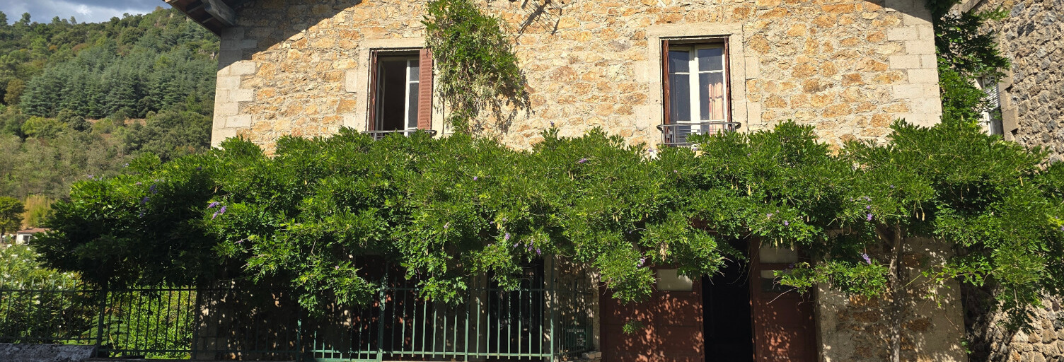 Maison 6 Pièces 138 m² à vendre à Saint-Sauveur-de-Montagut (07190)