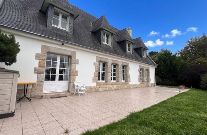 QUIMPER (29) – LE STANGALA – Maison de 210 m² habitables, édifiée sur une parcelle de 12 000 m², avec sous-sol intégral — photo 2