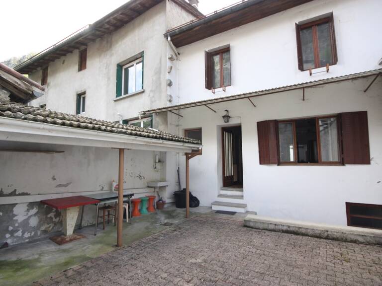 Maison à vendre 5 pièces de 148 m² à CHALEY (01) avec terrasse de 100 m² et avec jardin de 436 m² en bordure de la rivière — photo 1