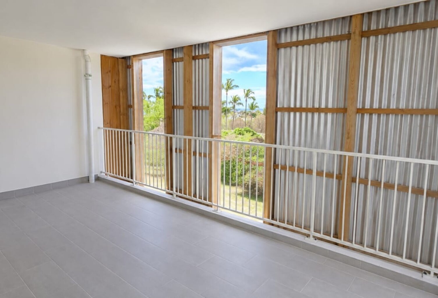 Appartement T3 89m² habitables Cœur de ville La Possession — photo 1