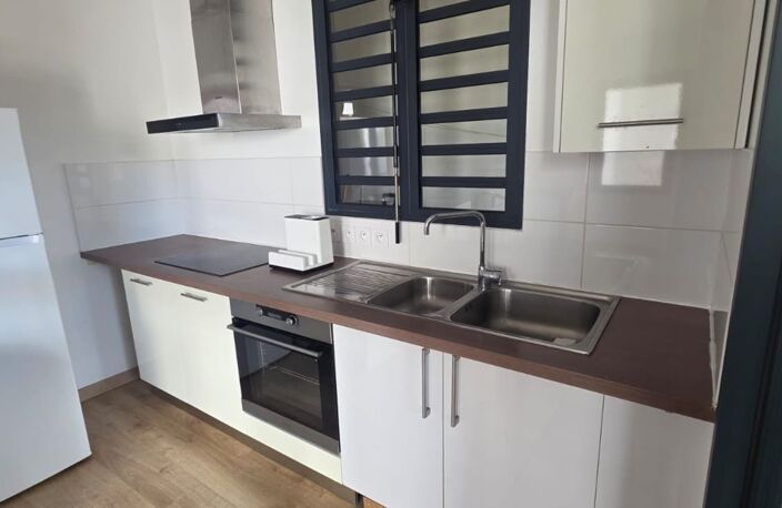Appartement T3 89m² habitables Cœur de ville La Possession — photo 3
