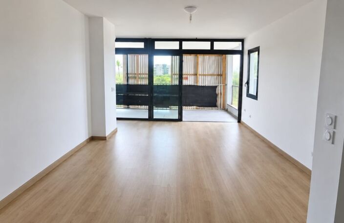 Appartement T3 89m² habitables Cœur de ville La Possession — photo 4