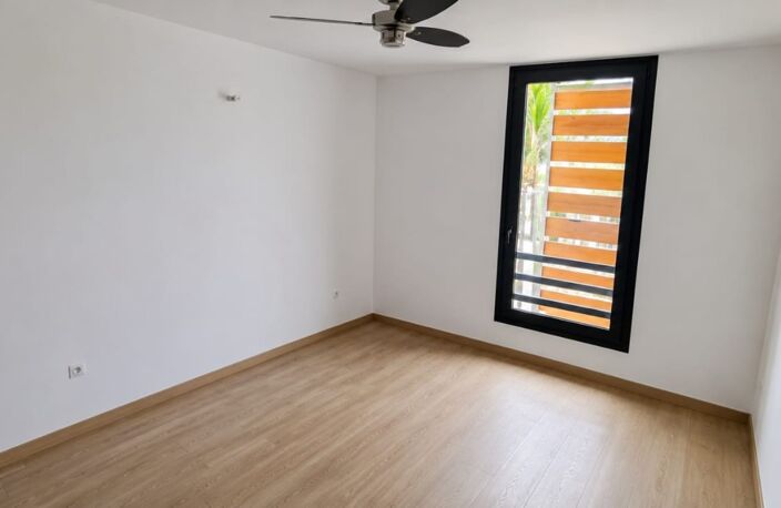 Appartement T3 89m² habitables Cœur de ville La Possession — photo 5