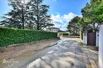 Terrain  210000 €