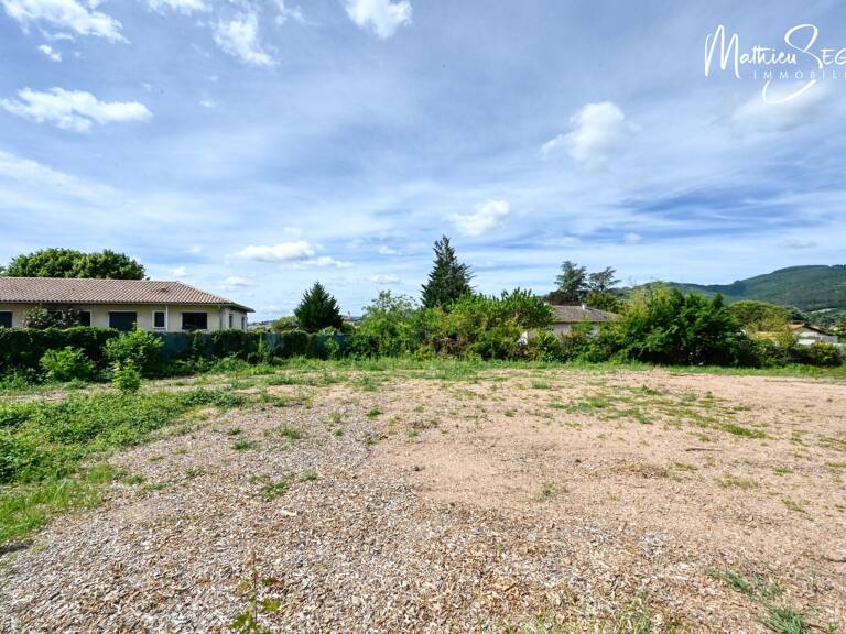 Un joli terrain recherche ses futurs propriétaires pour implanter un nouveau projet de vie! — photo 1