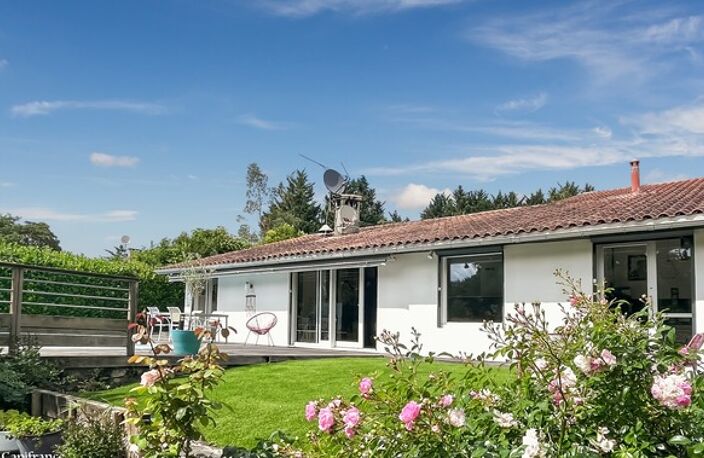 Yvrac, Maison d'architecte, 5 pièces, piscine, au calme, vue sur le parc (33) — photo 3