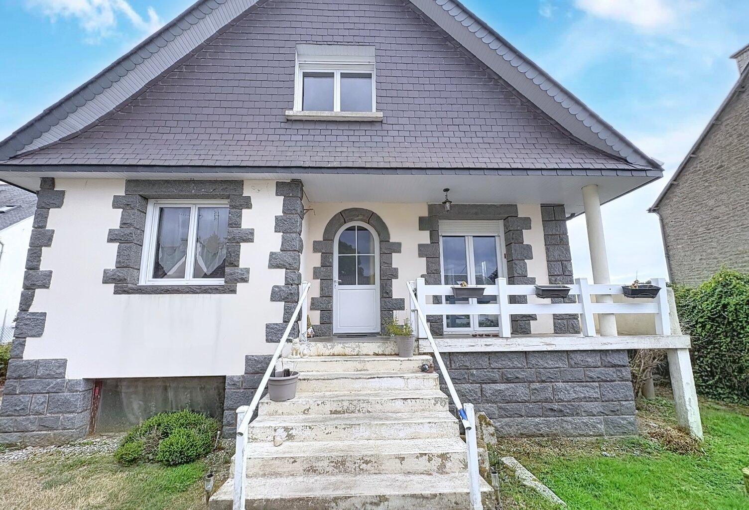 PLOERDUT MAISON EN REZ DE CHAUSSÉE SURÉLEVÉ DE  7 PIÈCES DE 137m² ENVIRON PARCELLE CLÔTURÉE de 966M 2 — photo 1