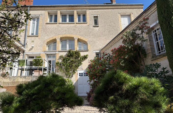 Orlean Dunois , maison à vendre avec porche, garage et jardin — photo 2
