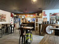 Licence 4, tout neuf et 0 travaux : Le bar-resto où il n'y a — photo 2