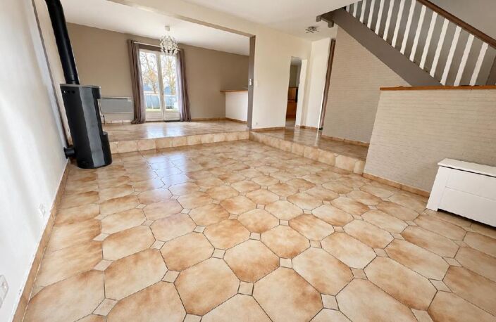Maison familiale de 140 m² - 5 chambres ou 4 chambres + 1 bureau - Superbe terrain de 1 550 m² - Fort potentiel — photo 2