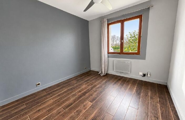 Maison familiale de 140 m² - 5 chambres ou 4 chambres + 1 bureau - Superbe terrain de 1 550 m² - Fort potentiel — photo 4
