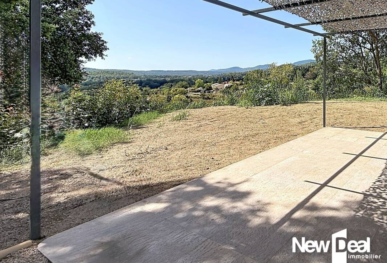 MONTAUROUX _ Appartement rénové de 112 m²,  3 chambres et terrain d'environ 800 m² — photo 1