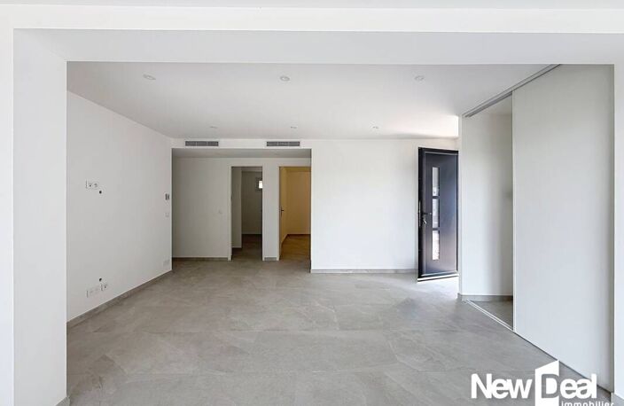 MONTAUROUX _ Appartement rénové de 112 m²,  3 chambres et terrain d'environ 800 m² — photo 4