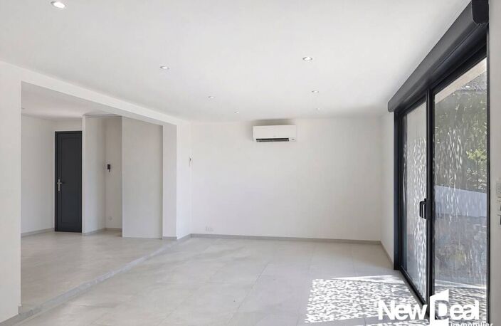 MONTAUROUX _ Appartement rénové de 112 m²,  3 chambres et terrain d'environ 800 m² — photo 5