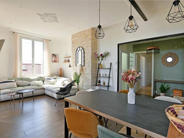 Appartement de 4 pièces de 97 m² à Nîmes — photo 1