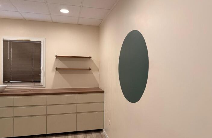 Bien Commercial À Vendre 50 m² dans un secteur recherché — photo 4