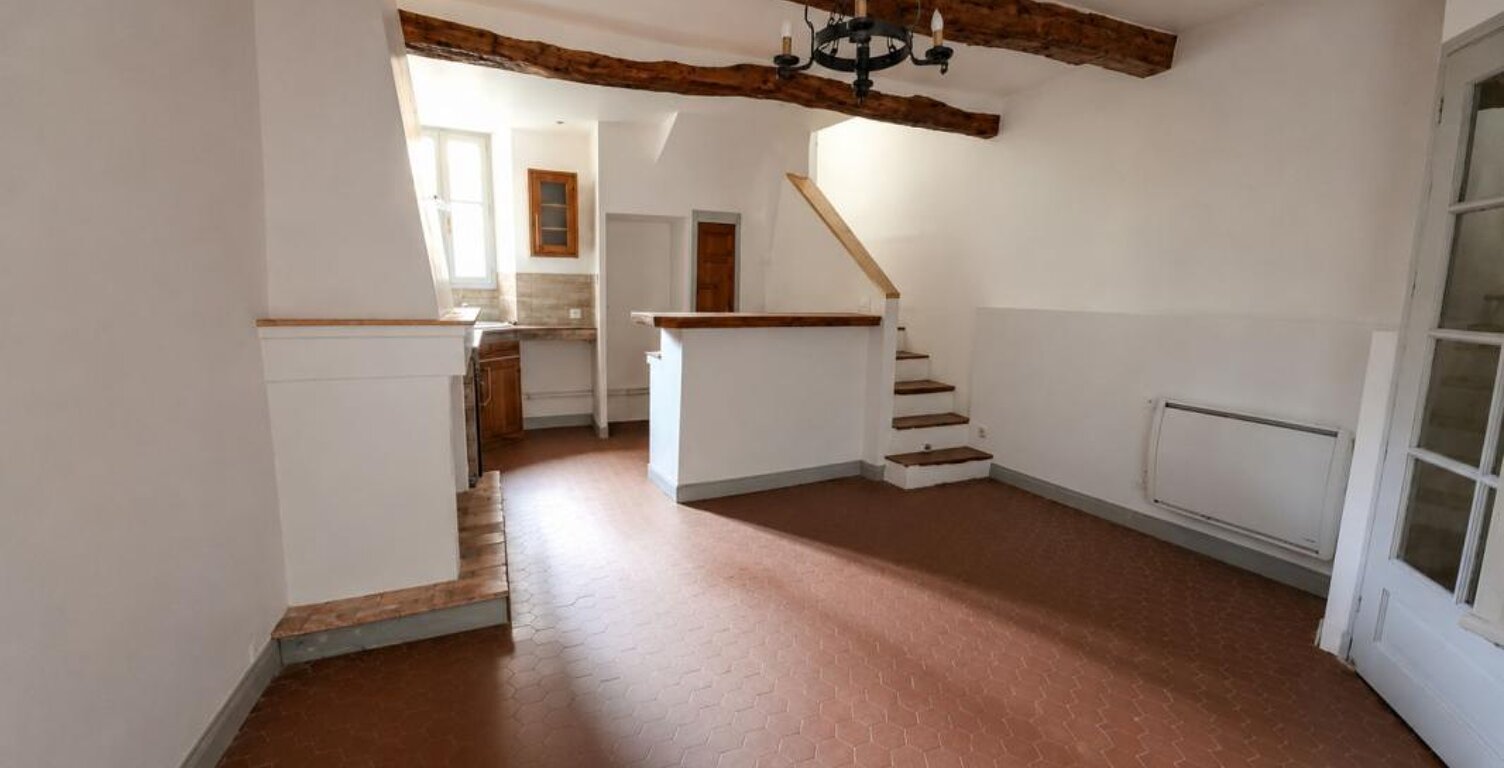 À louer – Maison de village T4 rénovée avec goût – Salernes — photo 1