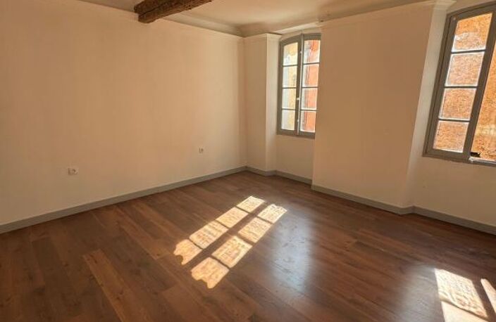 À louer – Maison de village T4 rénovée avec goût – Salernes — photo 3
