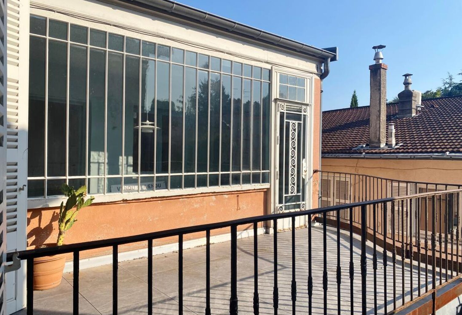 SAINTE-FOY-LÈS-LYON – CŒUR DU VILLAGE – MAISON DE CARACTÈRE A VENDRE AVEC 1 115 M² DE TERRAIN — photo 1