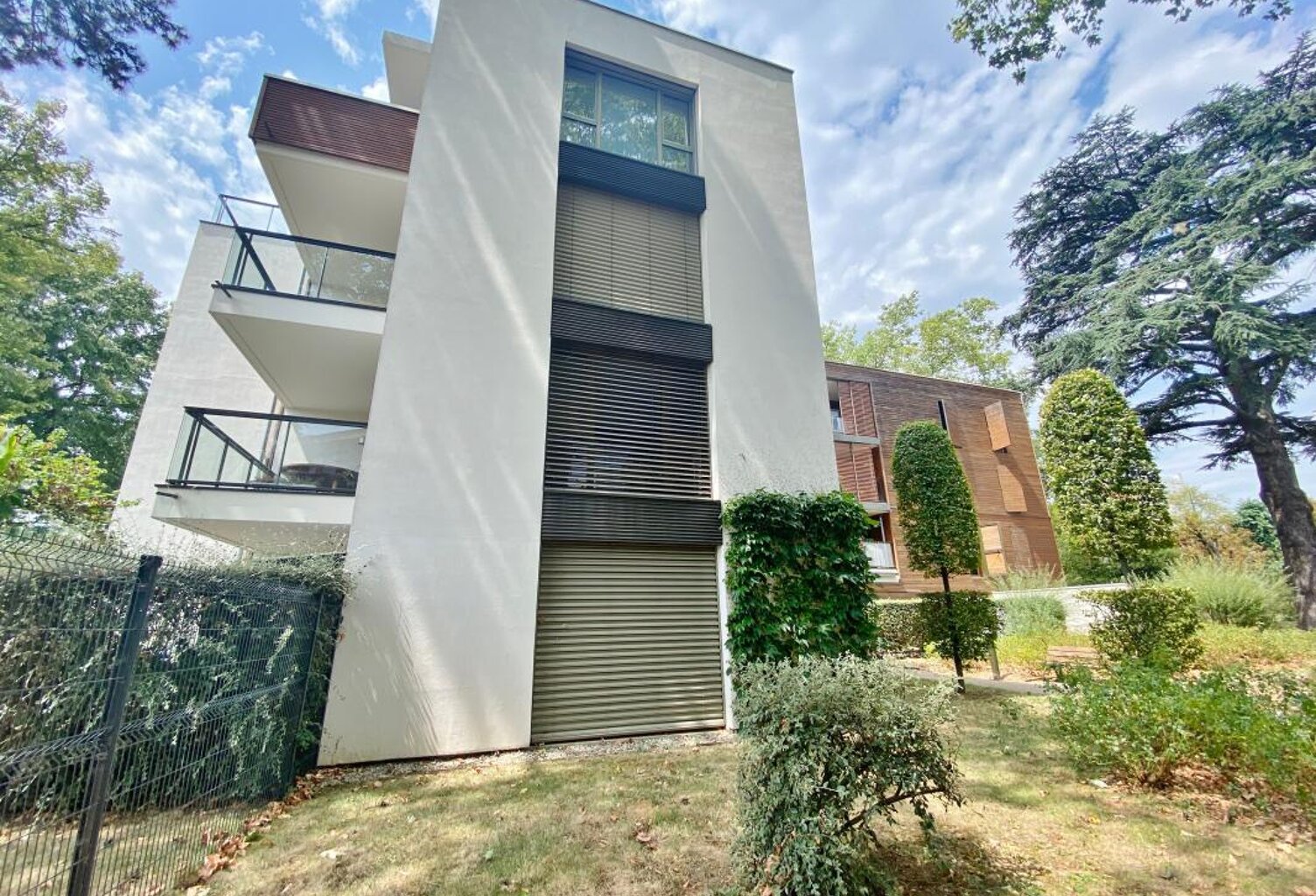 LYON 5e – POINT DU JOUR – APPARTEMENT LUMINEUX AVEC TERRASSE AU CALME — photo 1