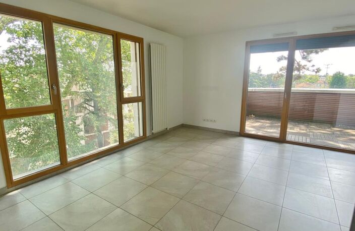LYON 5e – POINT DU JOUR – APPARTEMENT LUMINEUX AVEC TERRASSE AU CALME — photo 4