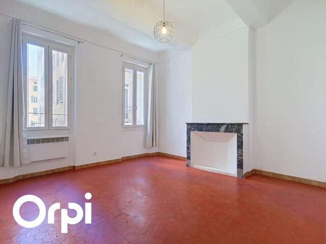 A vendre Centre Ville de TOULON (83000) - T1bis 44m² - 5 autres lots à vendre dans le même immeuble — photo du bien