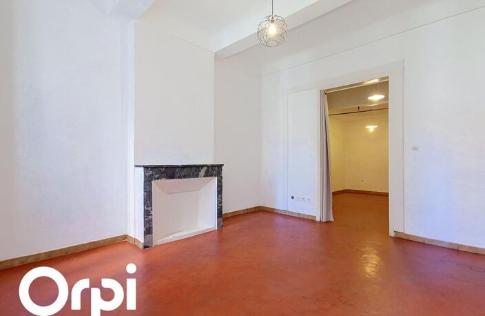 A vendre Centre Ville de TOULON (83000) - T1bis 44m² - 5 autres lots à vendre dans le même immeuble — photo 2