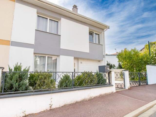 Maison À Vendre jardin garage — photo du bien