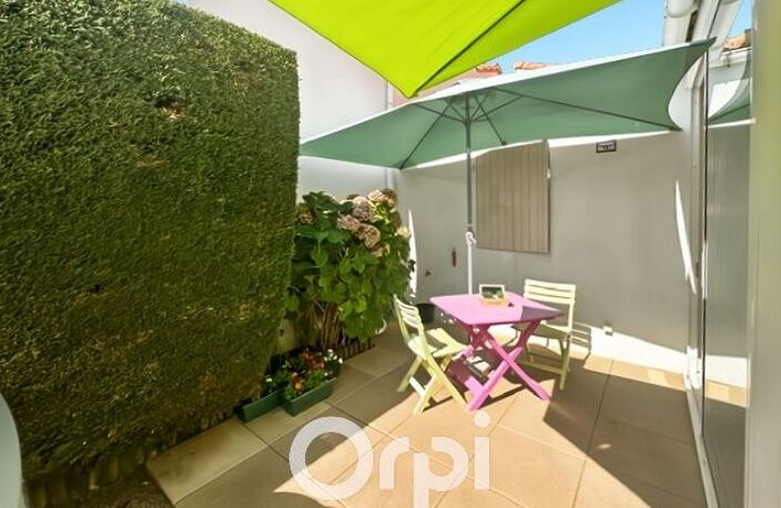 A vendre à JARD-SUR-MER - Maison avec jardin, garage et piscine à deux pas de l'océan — photo 2