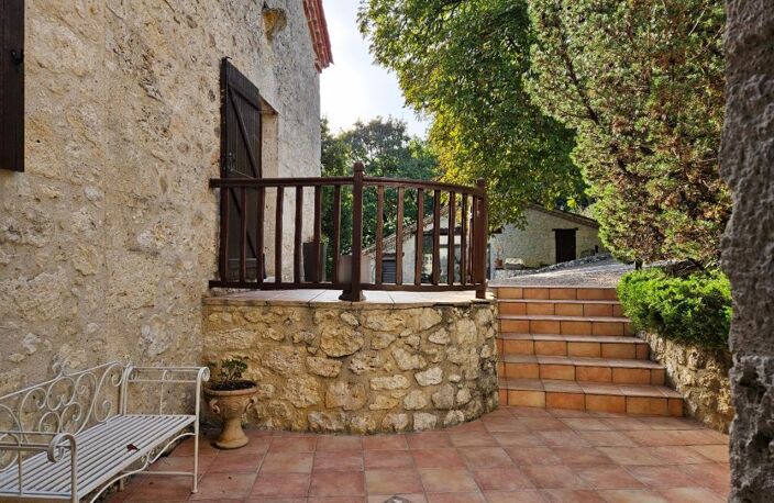 Laroque-Timbaut : Havre de Paix et d'Histoire : Domaine en Pierre du XVIIIe Siècle : Maison de Caractère 310 m² habitables +  dépendances - Terrain de 1,2 ha — photo 3