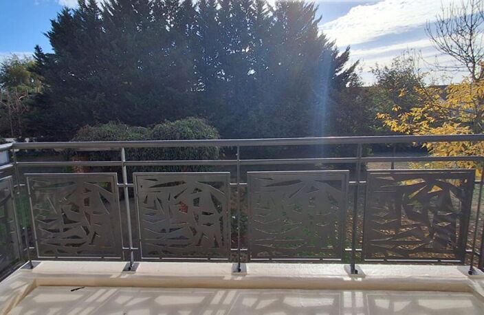 Le Plessis-Bouchard, T2 récent avec balcon et parking — photo 4