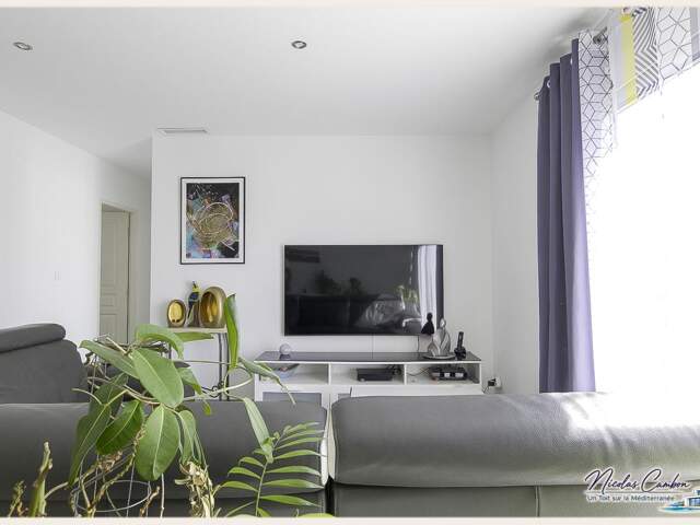 Maison de 96m2 habitables de plain pied, 3 chambres, garage à Carnoules (83) — photo du bien