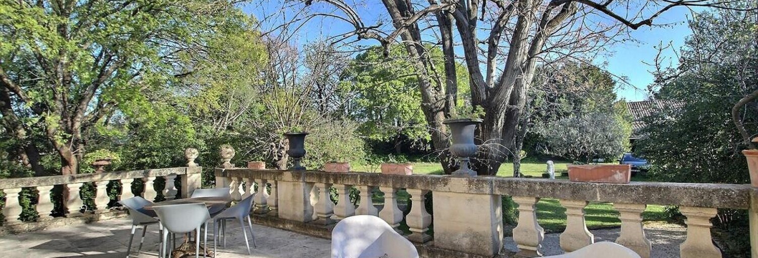 Maison 10 Pièces 423 m² à vendre à Uzès (30700)