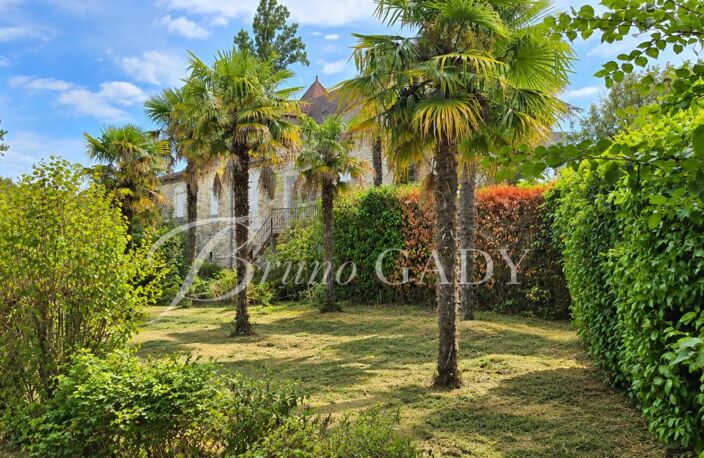 Ensemble immobilier en pierre de deux maisons à restaurer l'intérieur, sur parcelles d'environ 3 hectares — photo 2