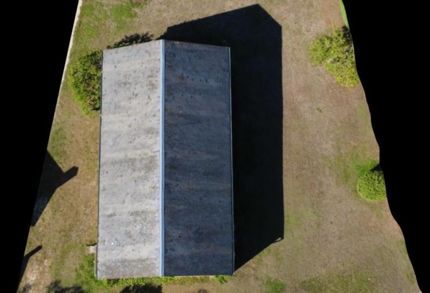 BIGNOUX - Grange sur TERRAIN CONSTRUCTIBLE DE 1 500 M² — photo 1