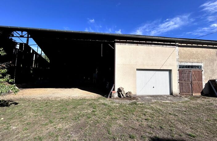 BIGNOUX - Grange sur TERRAIN CONSTRUCTIBLE DE 1 500 M² — photo 2
