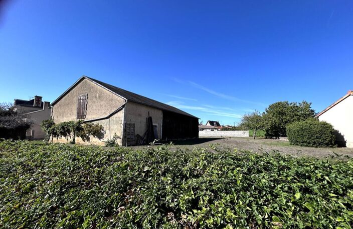 BIGNOUX - Grange sur TERRAIN CONSTRUCTIBLE DE 1 500 M² — photo 4