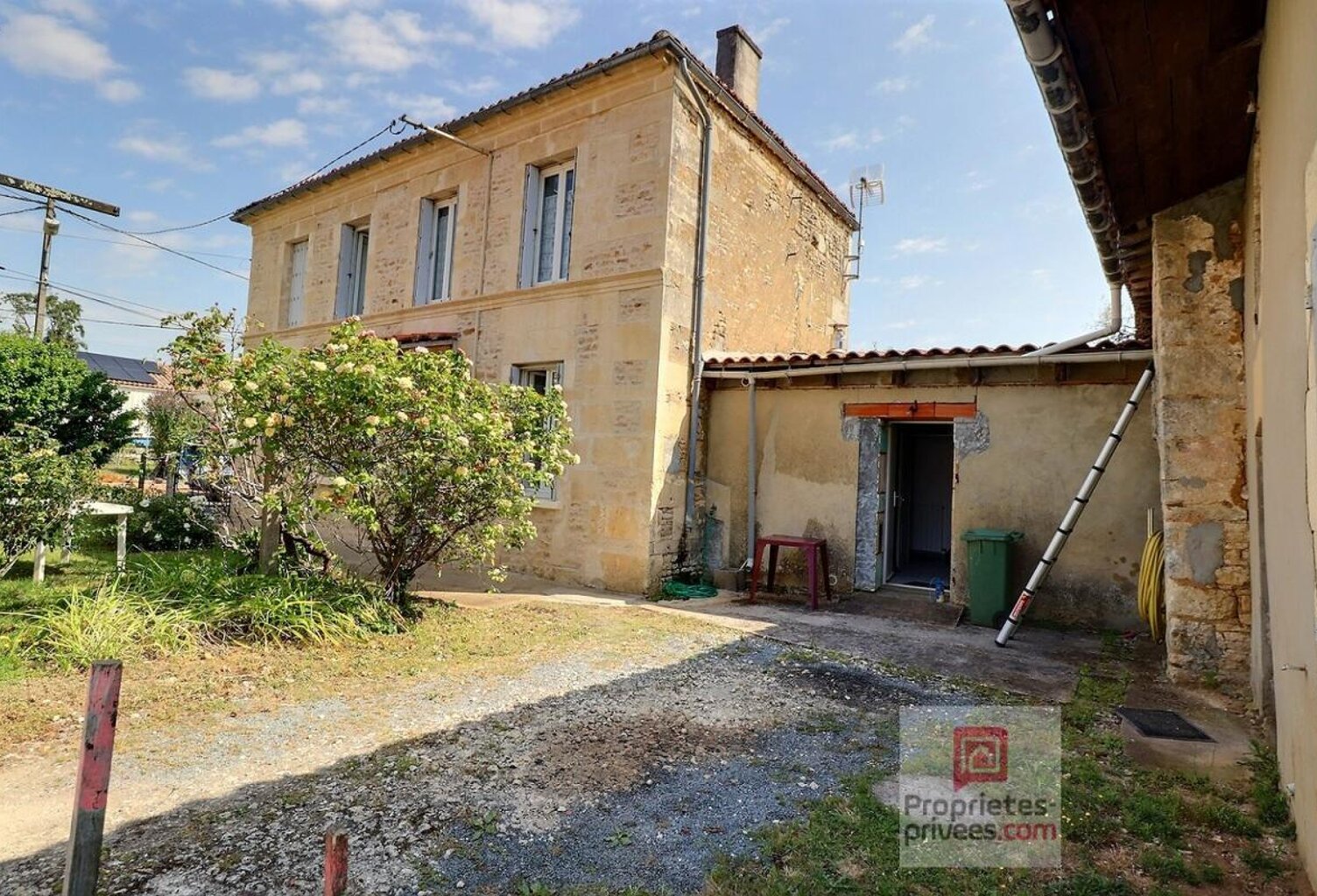 Deux Maisons 7 pièces dont 1 entièrement rénovée avec garage, dépendances + une autre maison attenante à rénover totalement — photo 1