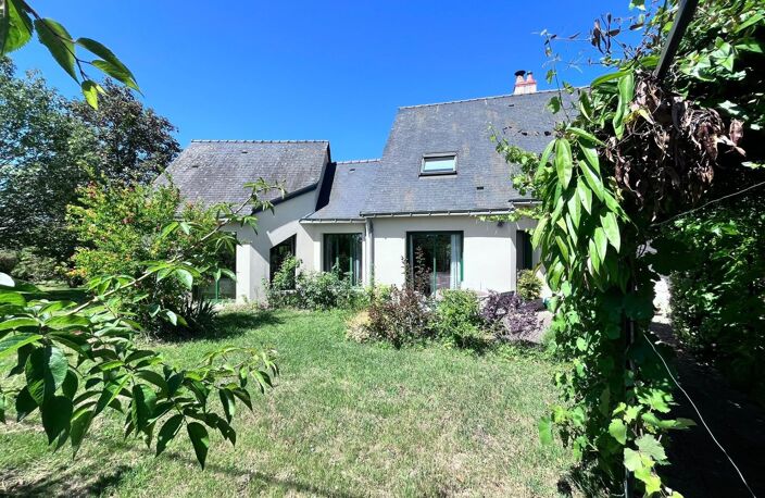 Belle maison traditionnelle de 172 m2 avec jardin de 2350 mètres et dépendance- Blaison-Gohier — photo 3