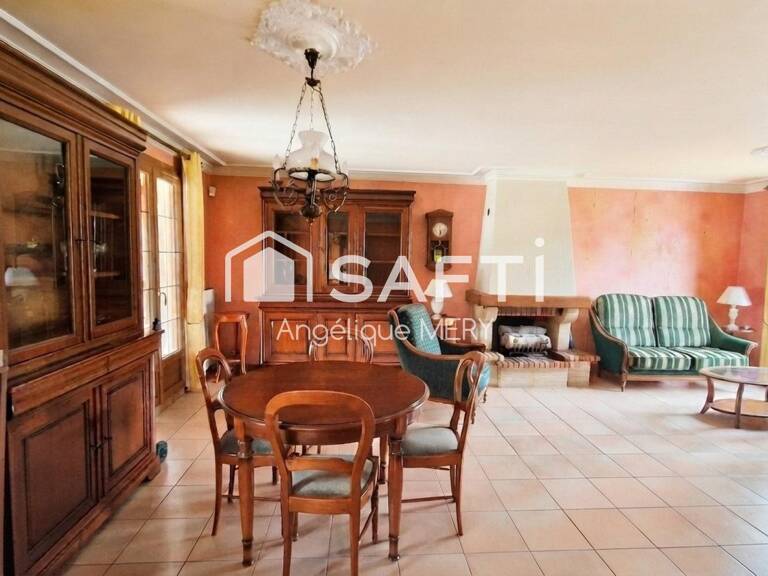 Sens : maison familiale avec jardin arboré — photo 1