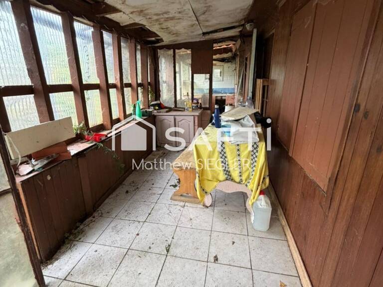 Maison à rénover avec beau potentiel à Avrillé-les-Ponceaux ! — photo 1