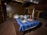 Maison à rénover avec beau potentiel à Avrillé-les-Ponceaux ! — photo 3