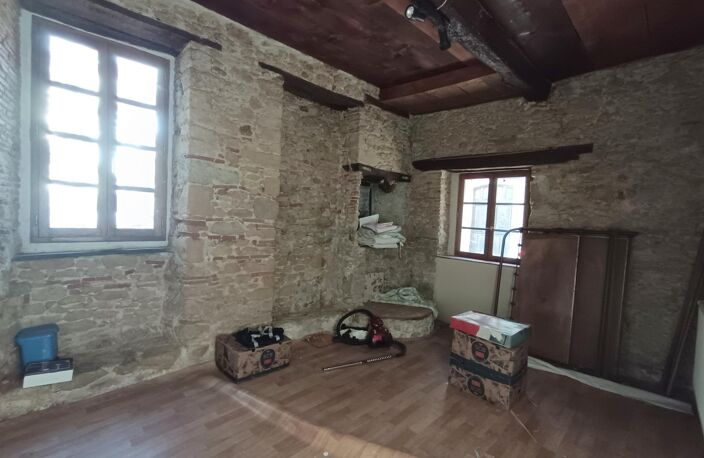 MAISON DE VILLAGE ATYPIQUE — photo 5