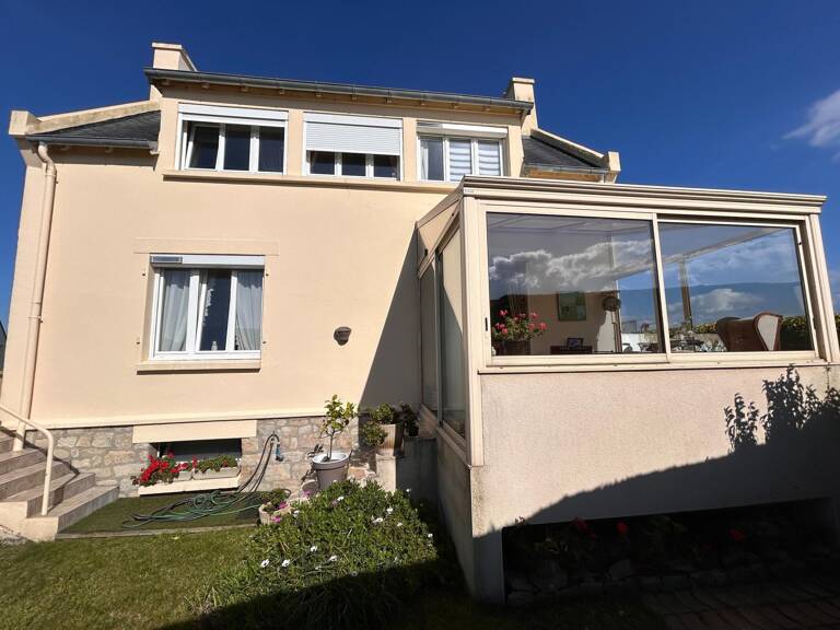 Maison proche du port de plaisance, petite vue mer — photo 1