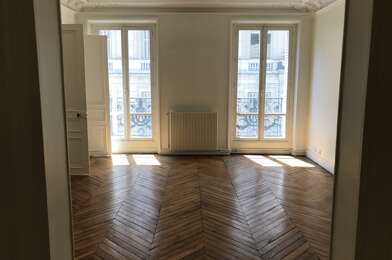 Bureau  4450 €