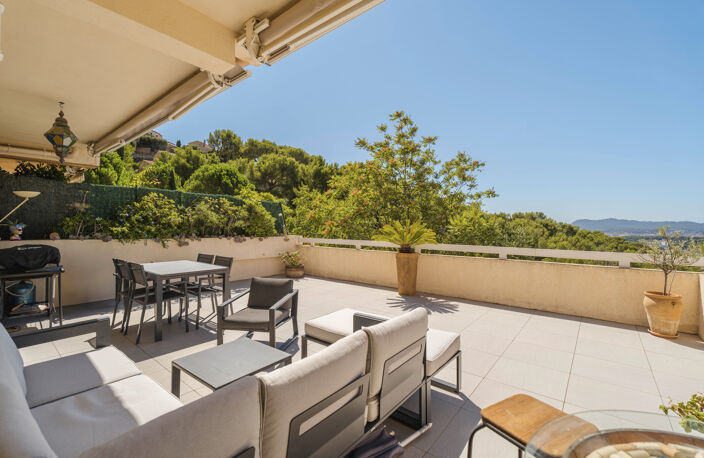 TOULON OUEST - APPARTEMENT MAISON 196m2 - AU CALME - GARAGE — photo 5